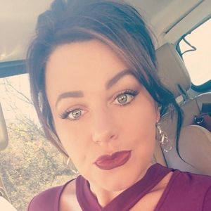 Meet your Posher, Leigh